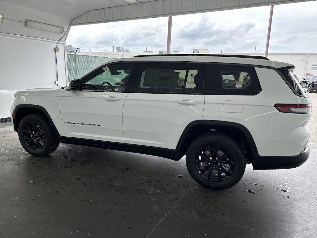 New 2026 Jeep Grand Cherokee L Laredo Altitude SUV
