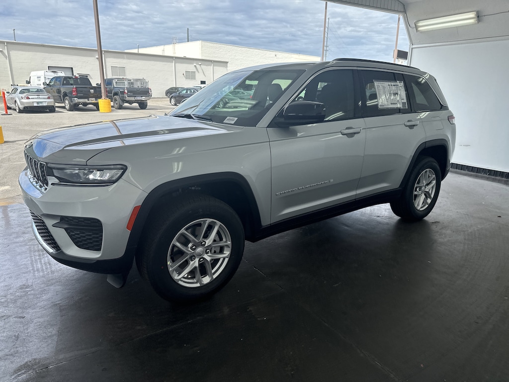 New 2025 Jeep Grand Cherokee Laredo X SUV