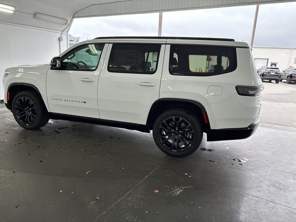 New 2026 Jeep Grand Wagoneer Summit Reserve SUV