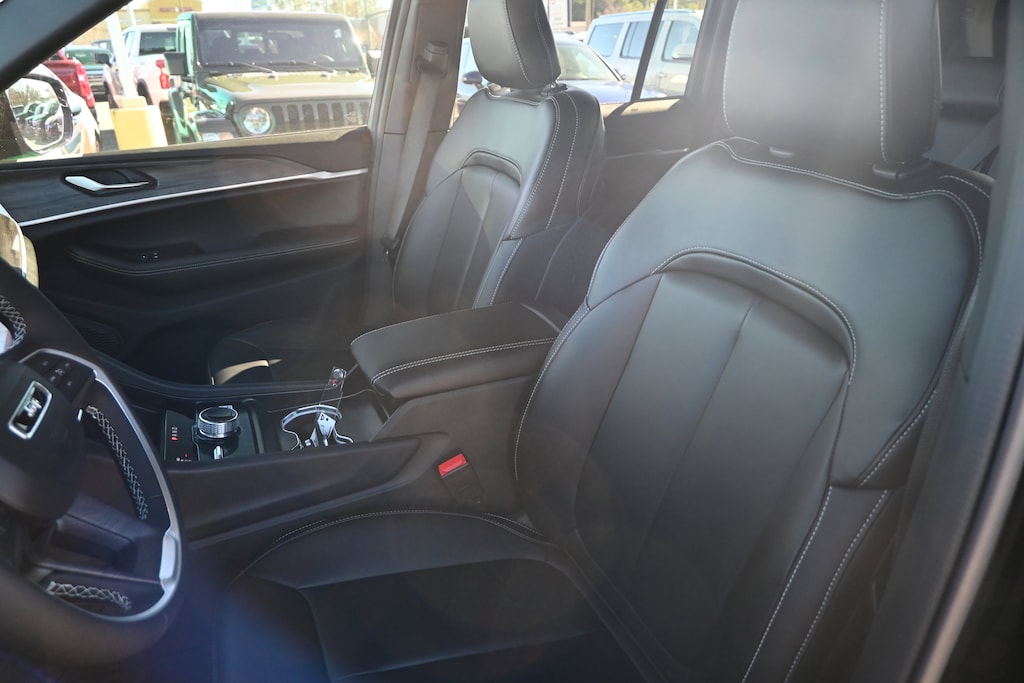 New 2025 Jeep Grand Cherokee Limited SUV