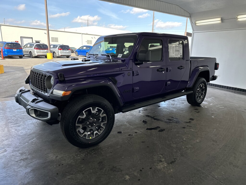 New 2026 Jeep Gladiator Sahara Pickup