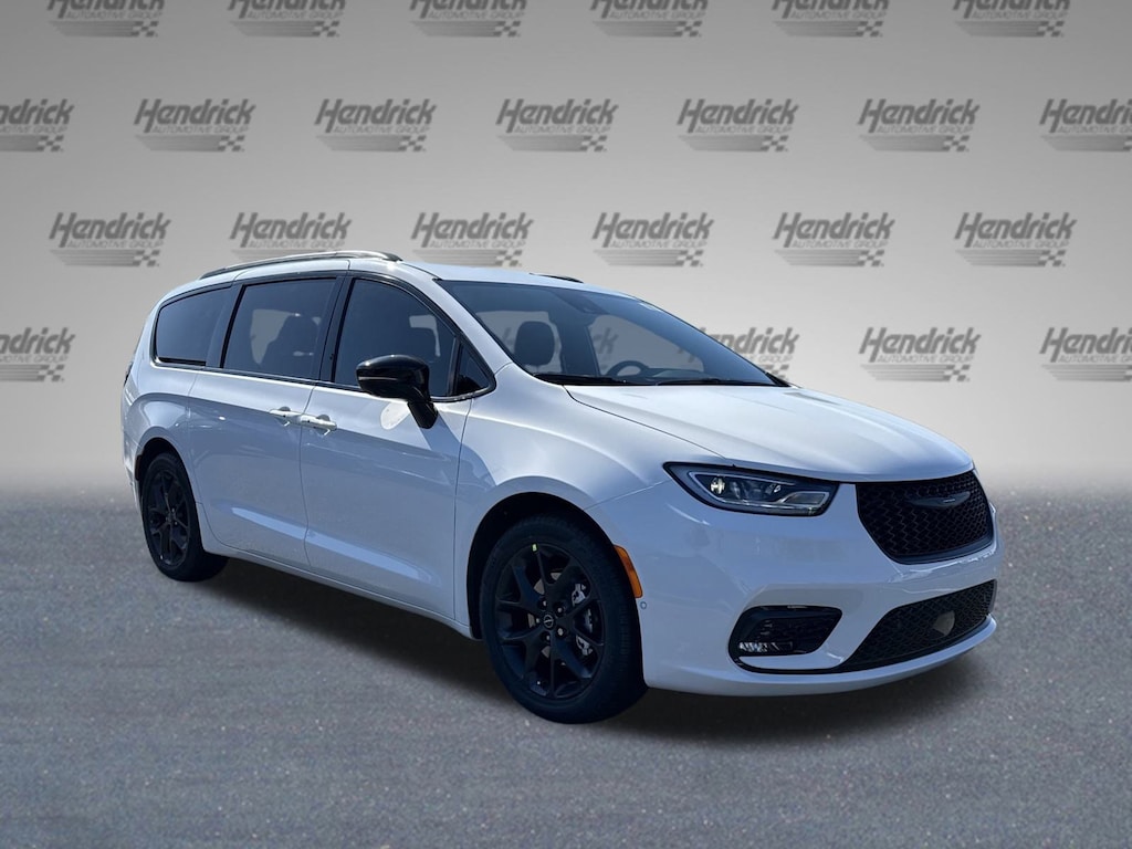 New 2026 Chrysler Pacifica Select Minivan