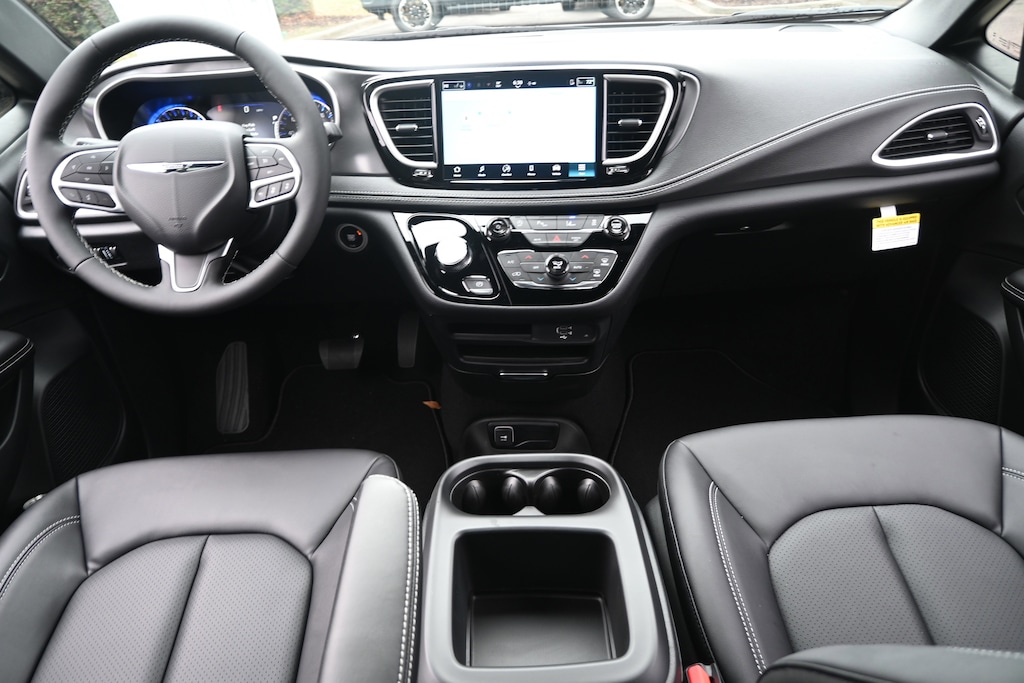 New 2026 Chrysler Pacifica Select Minivan