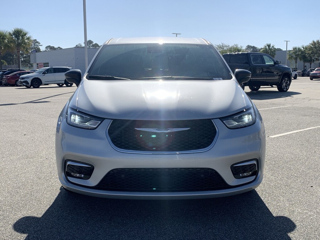 New 2026 Chrysler Pacifica Select Minivan