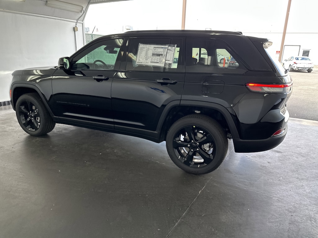 New 2025 Jeep Grand Cherokee Altitude X SUV