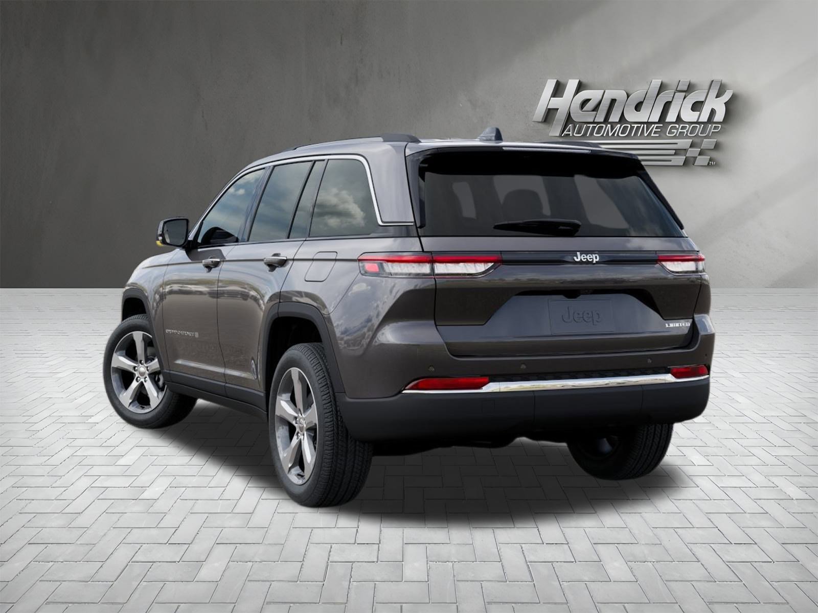 2025 Jeep Grand Cherokee Limited photo 2