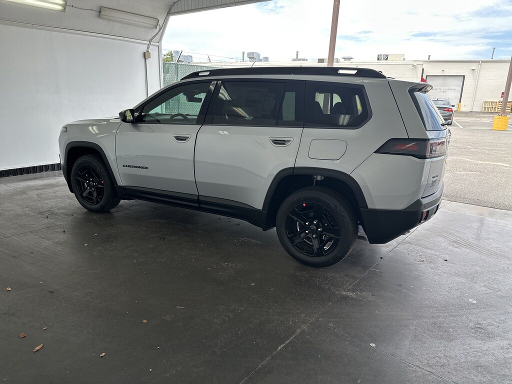 New 2026 Jeep Cherokee Laredo SUV