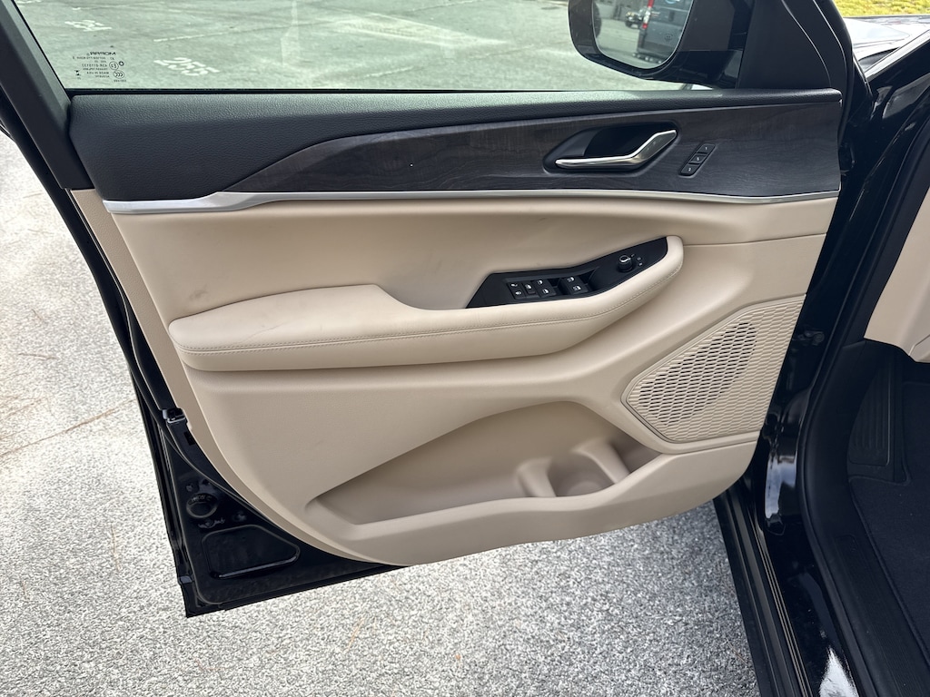 New 2025 Jeep Grand Cherokee L Limited SUV