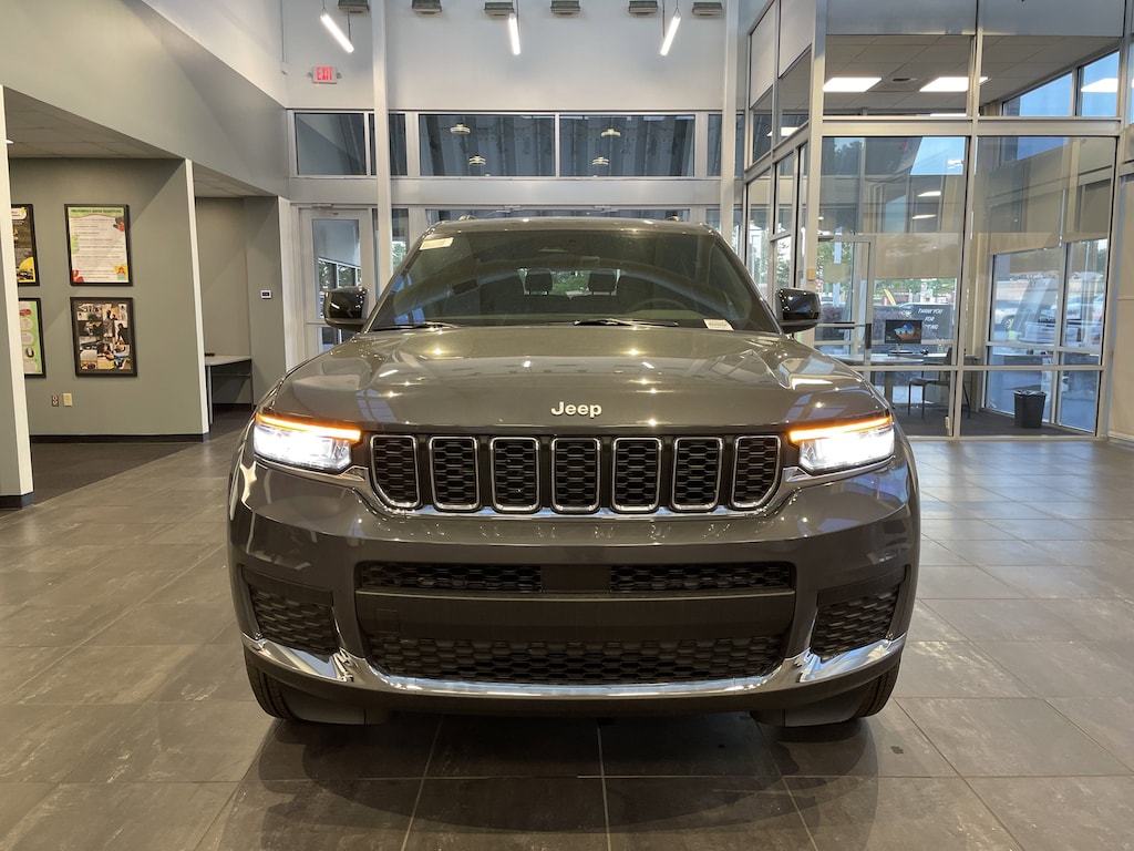 New 2025 Jeep Grand Cherokee L Laredo X SUV