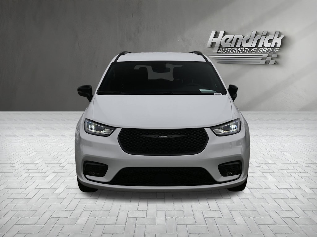 New 2026 Chrysler Pacifica Select Minivan