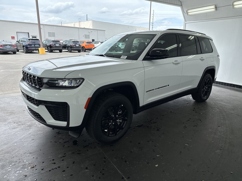 New 2026 Jeep Grand Cherokee L Laredo Altitude SUV