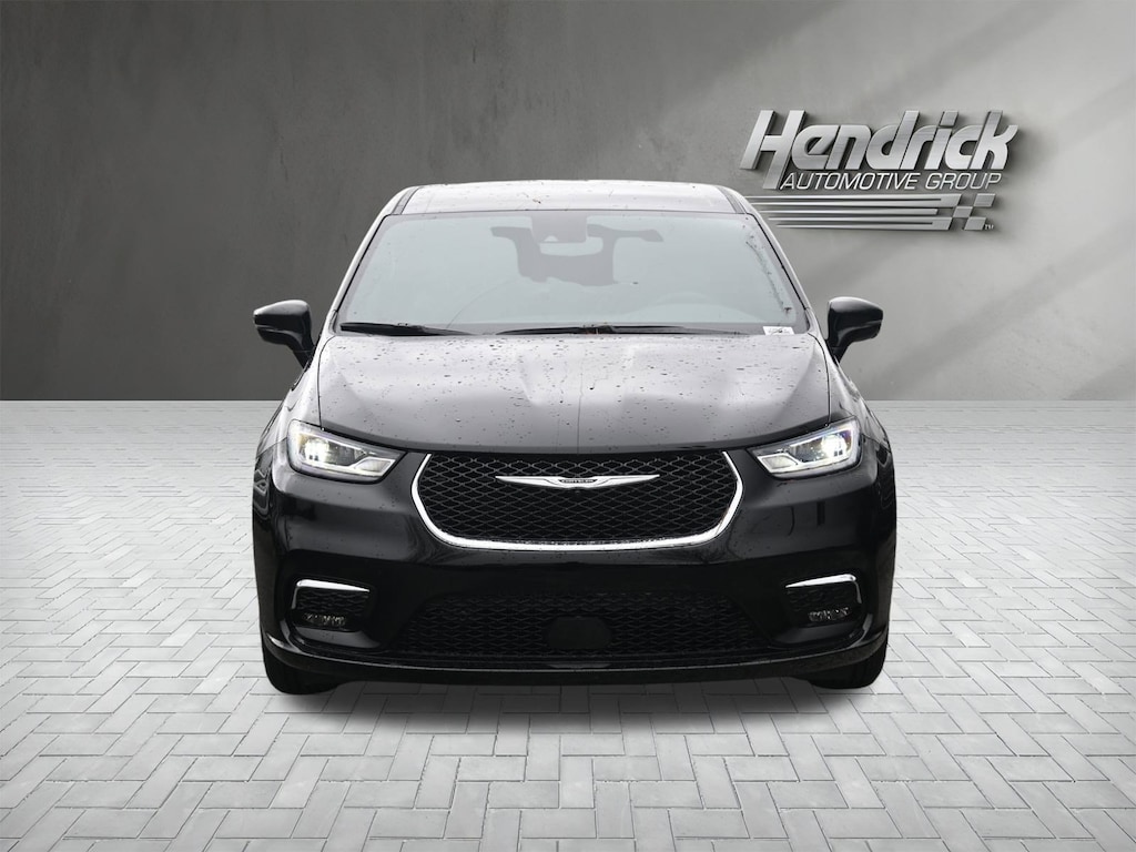 New 2026 Chrysler Pacifica Select Minivan