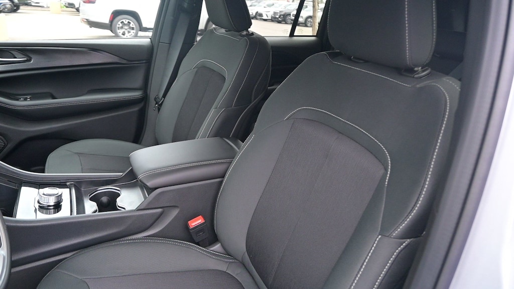 New 2025 Jeep Grand Cherokee Laredo X SUV