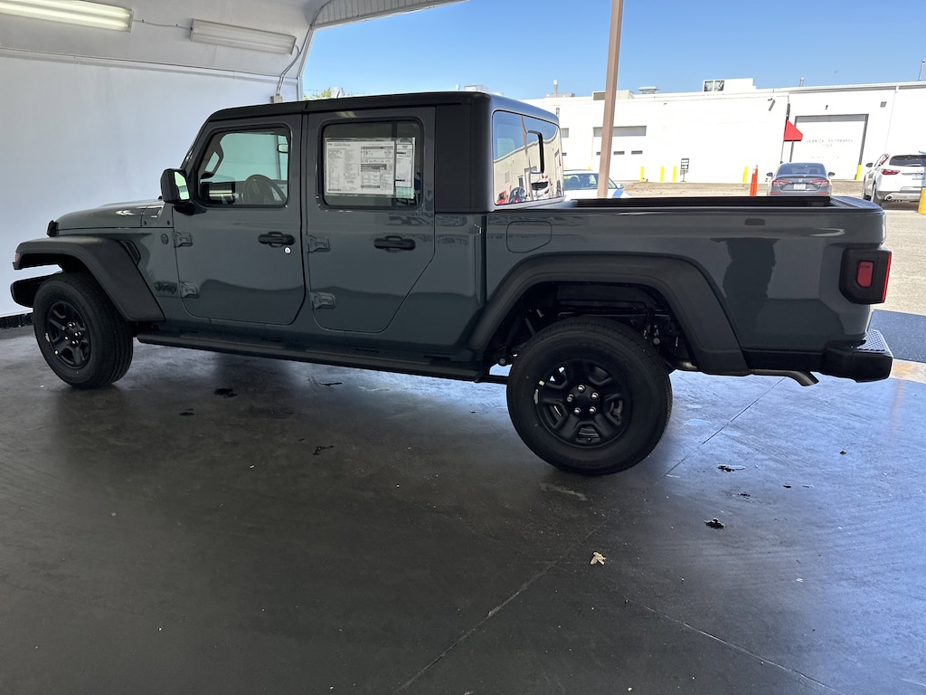 New 2025 Jeep Gladiator Sport Pickup