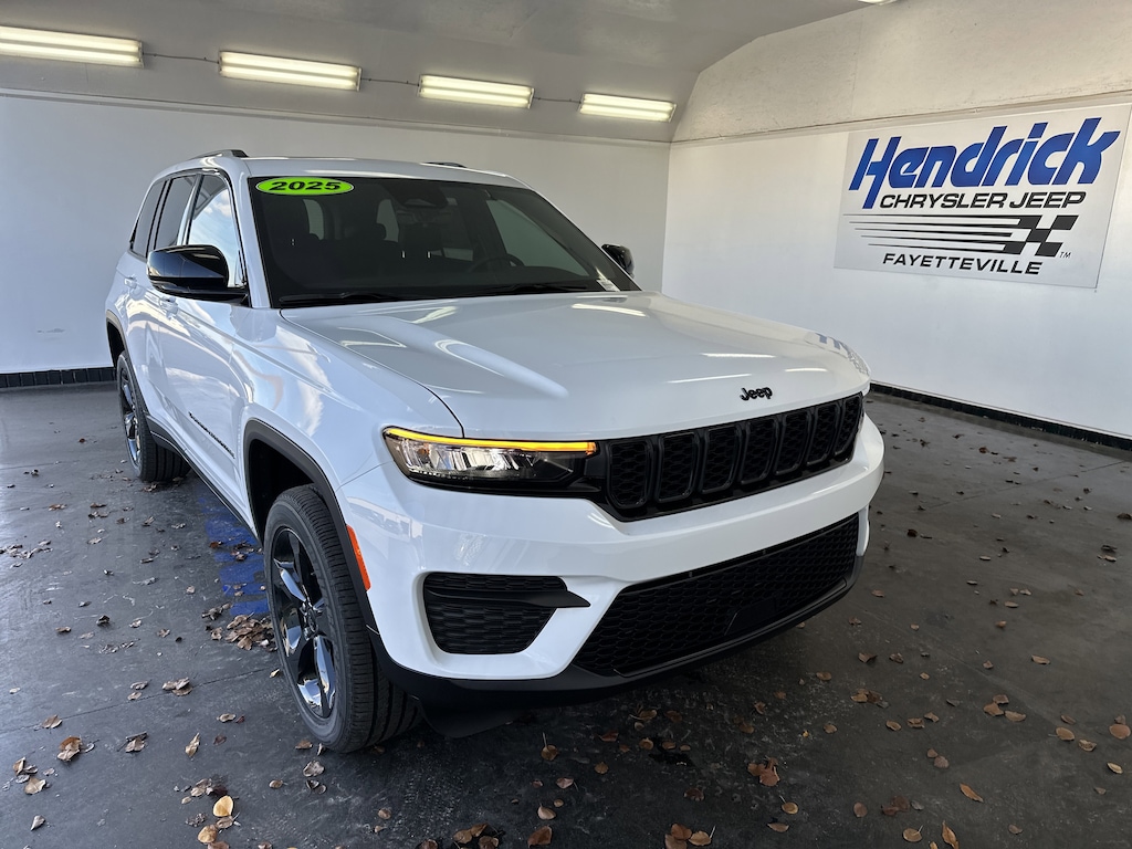 New 2025 Jeep Grand Cherokee Altitude X SUV