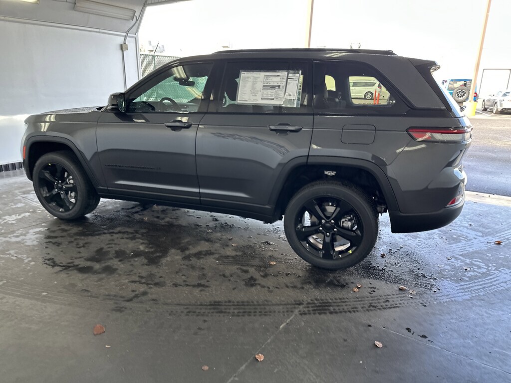 New 2025 Jeep Grand Cherokee Altitude X SUV