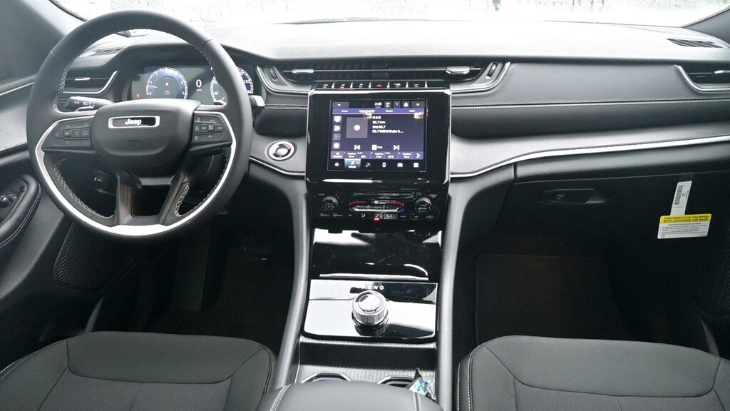 New 2025 Jeep Grand Cherokee Laredo X SUV