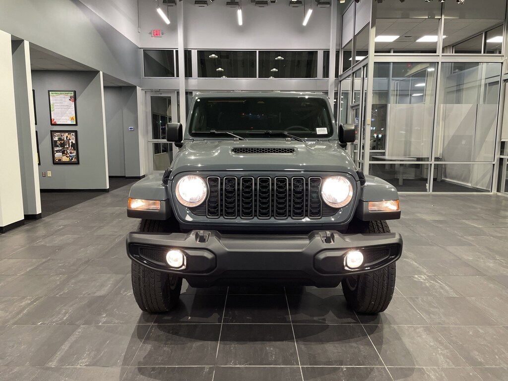 New 2026 Jeep Gladiator Sport S Pickup