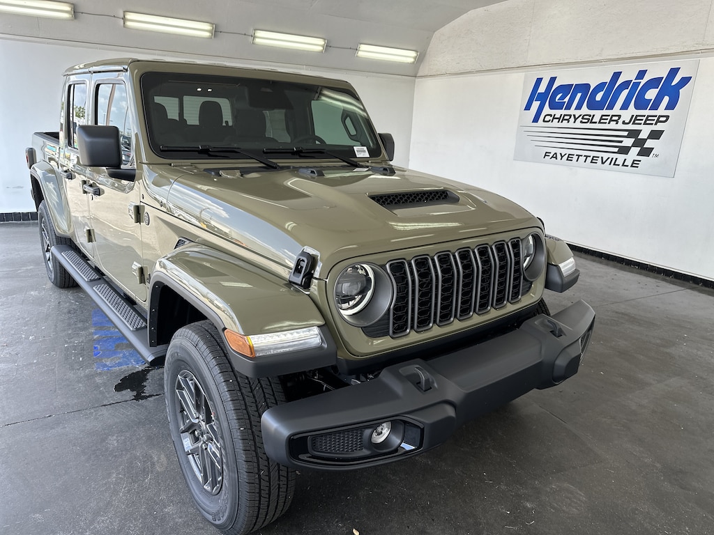 New 2026 Jeep Gladiator Sport S Pickup