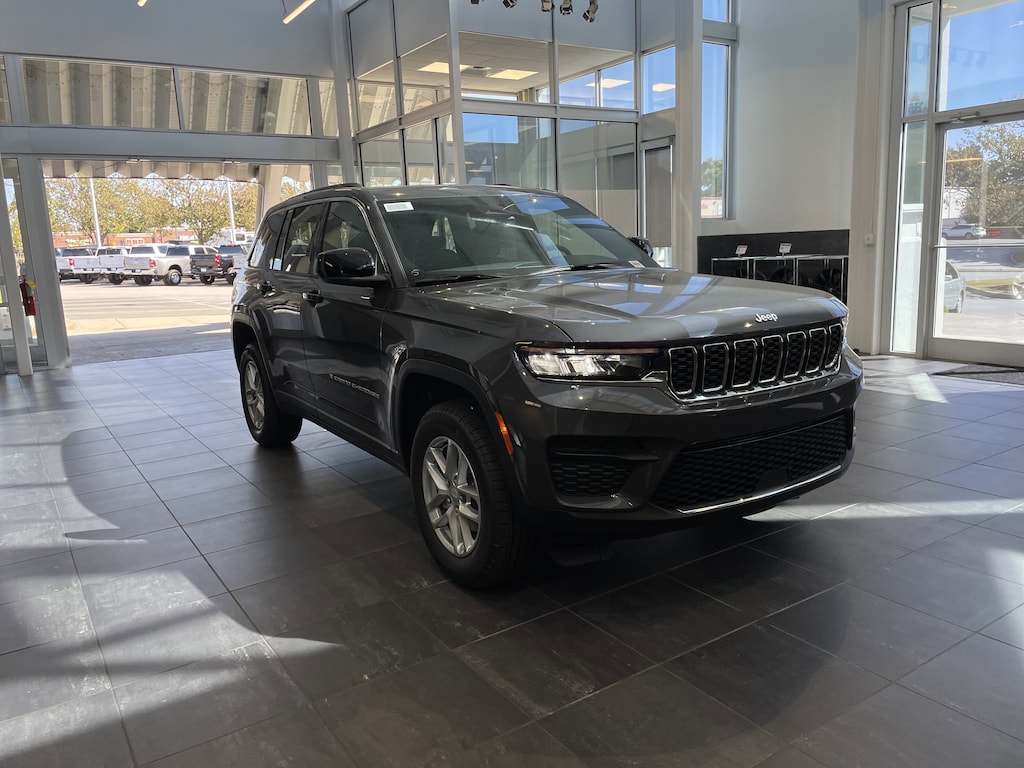 New 2025 Jeep Grand Cherokee Laredo X SUV