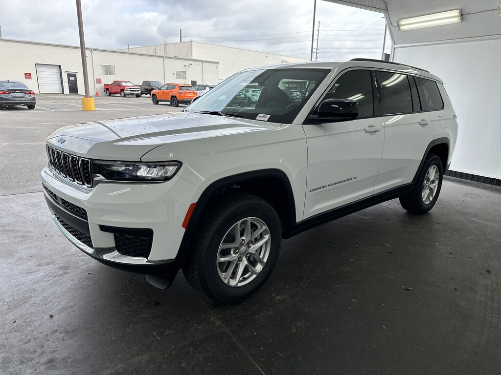New 2026 Jeep Grand Cherokee L Laredo SUV