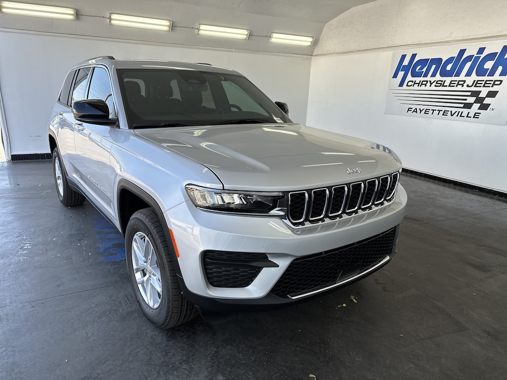 New 2026 Jeep Grand Cherokee Laredo SUV