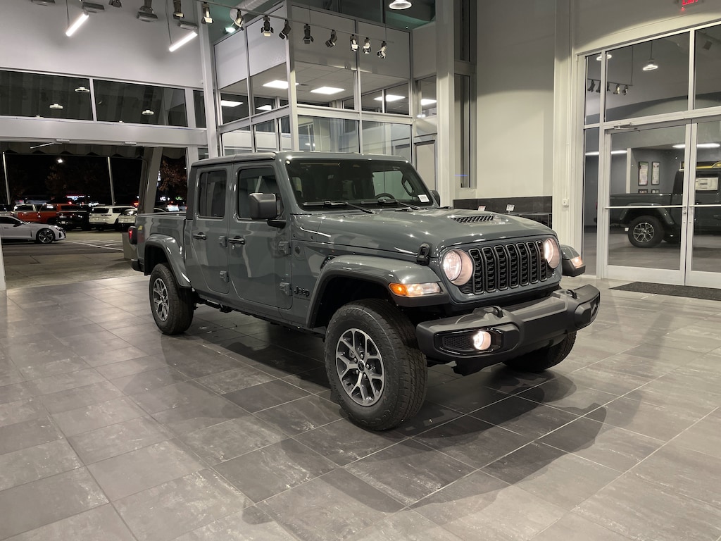 New 2026 Jeep Gladiator Sport S Pickup