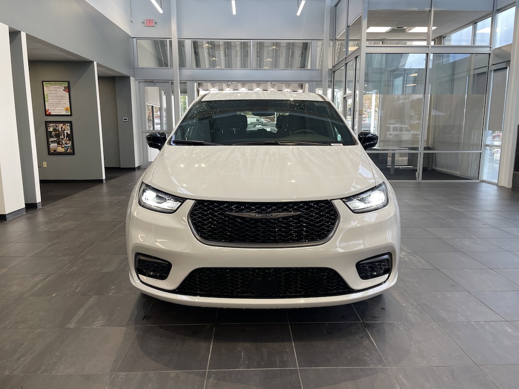 New 2026 Chrysler Pacifica Select Minivan