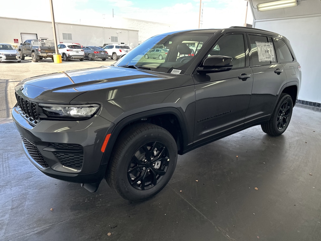 New 2025 Jeep Grand Cherokee Altitude X SUV