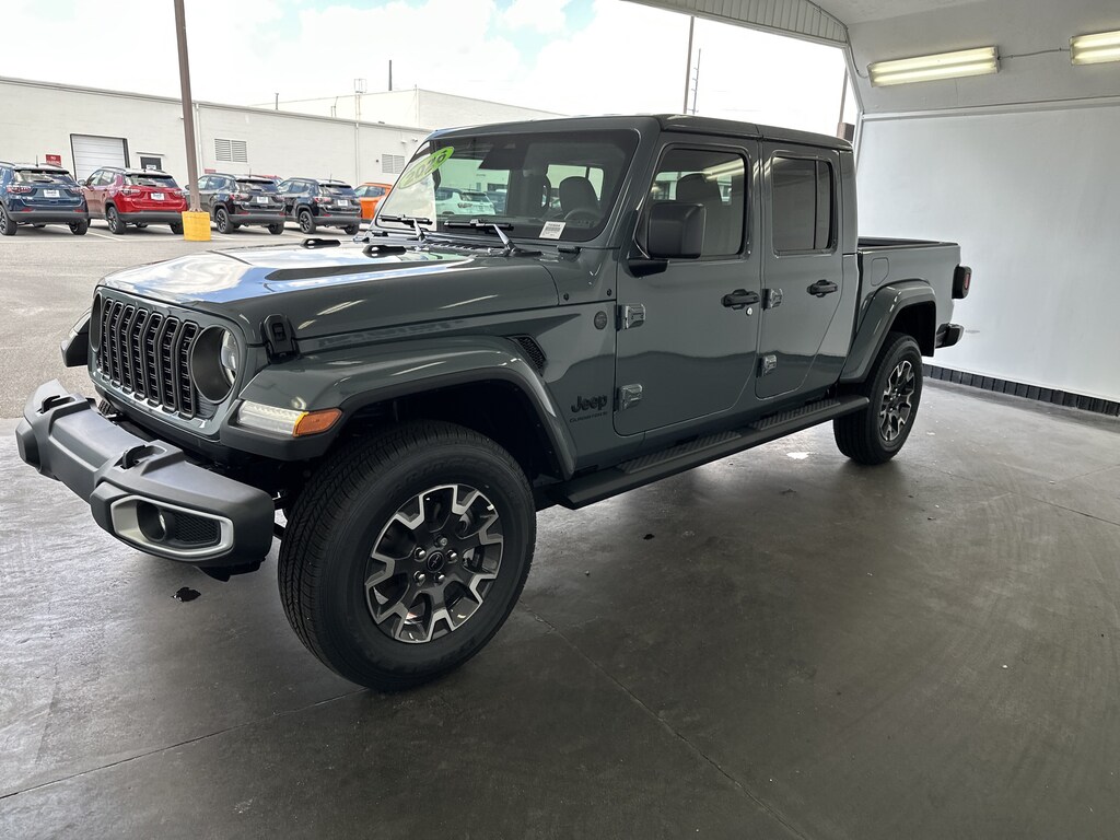 New 2026 Jeep Gladiator Sahara Pickup