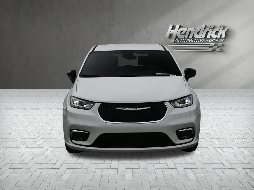 New 2026 Chrysler Pacifica Select Minivan