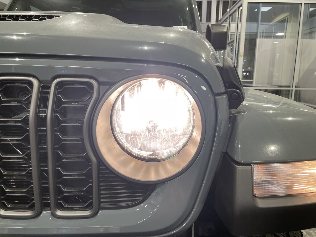 New 2026 Jeep Gladiator Sport S Pickup