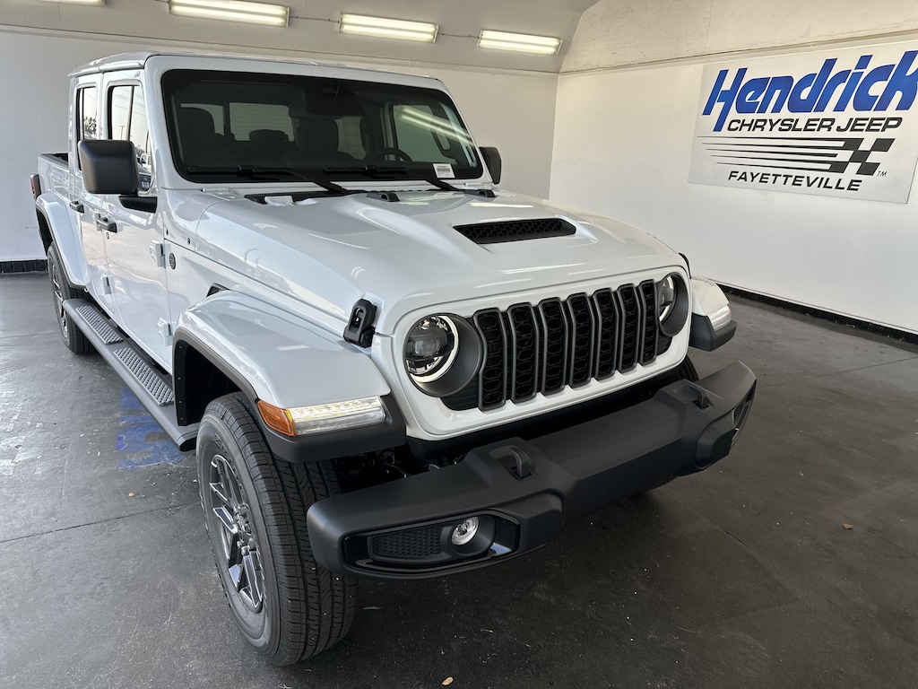 New 2026 Jeep Gladiator Sport S Pickup