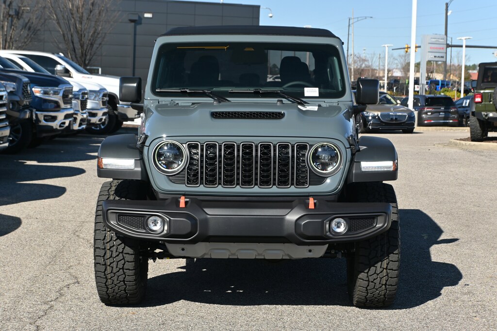New 2026 Jeep Gladiator Mojave Pickup