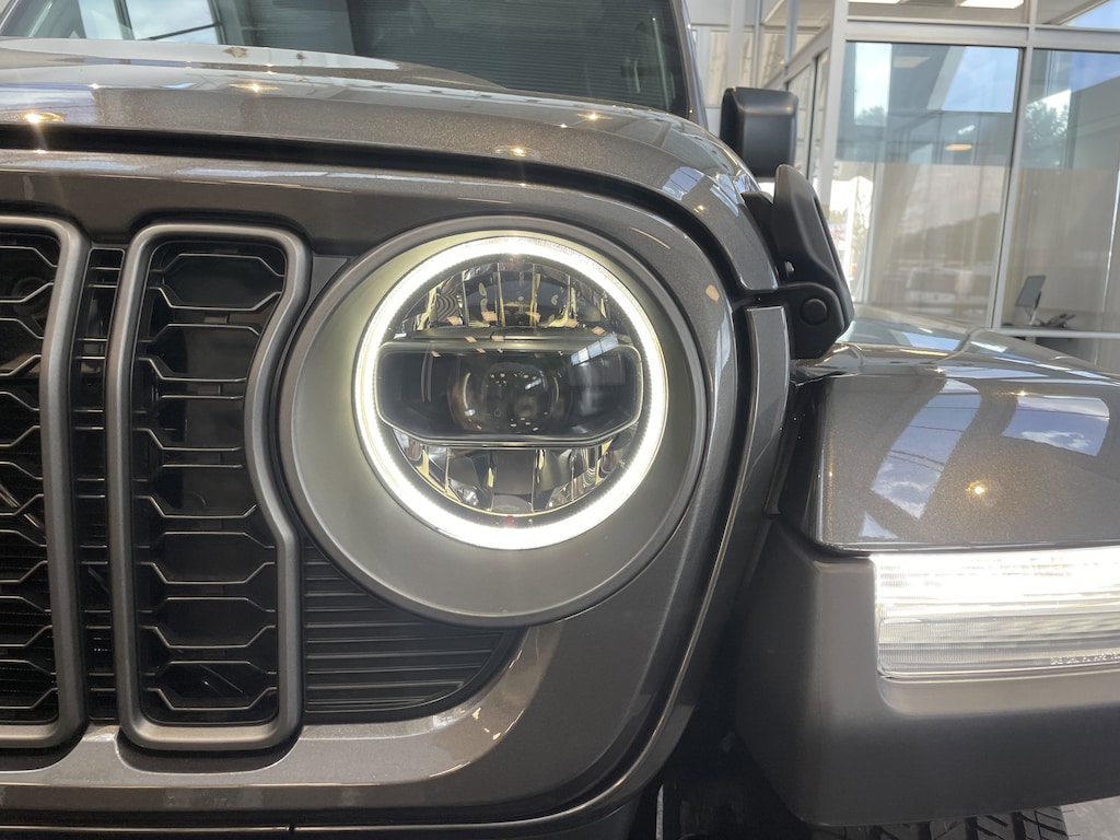 New 2026 Jeep Gladiator Sahara Pickup