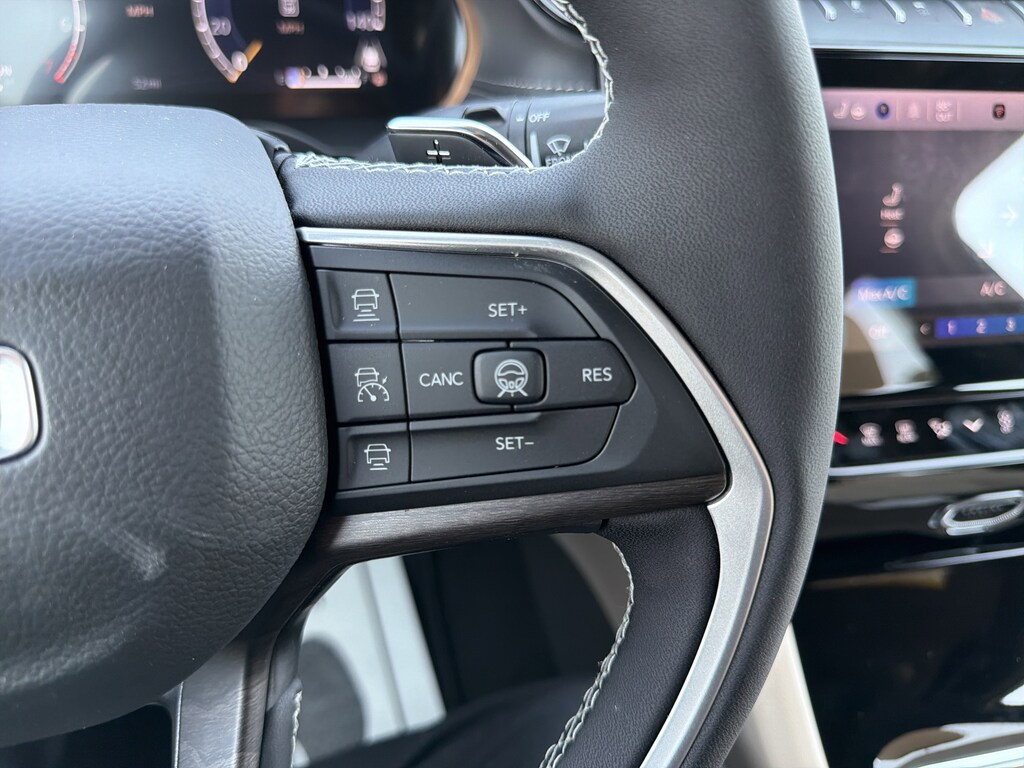 New 2026 Jeep Grand Cherokee Limited SUV