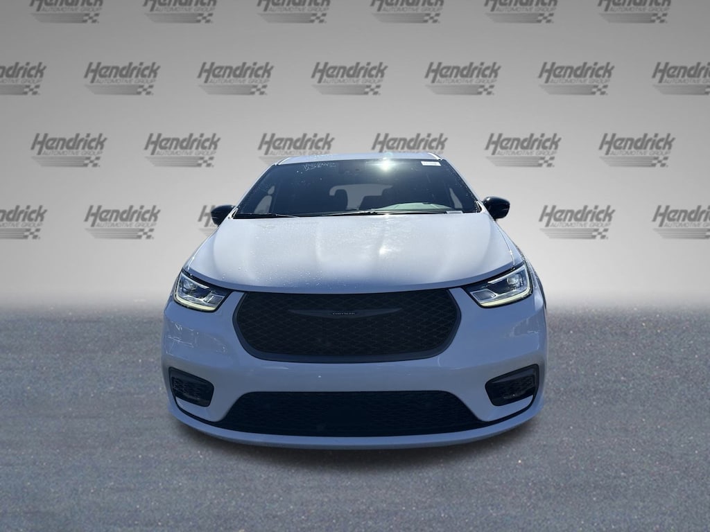 New 2026 Chrysler Pacifica Select Minivan