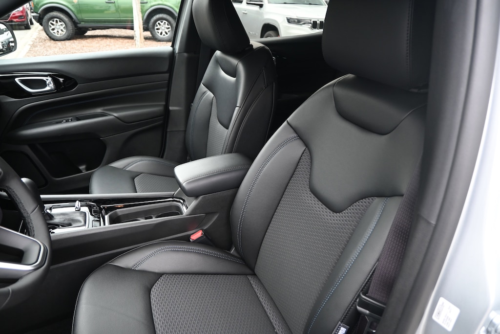 New 2026 Jeep Compass Latitude Altitude SUV