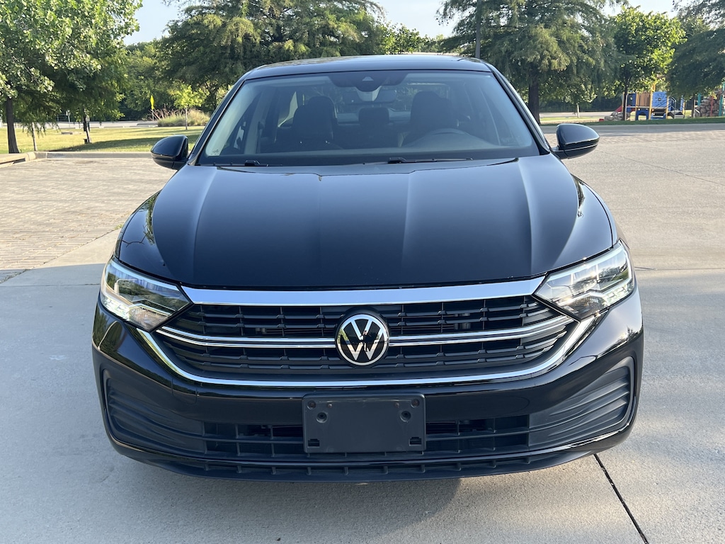 Used 2024 Volkswagen Jetta SE Sedan