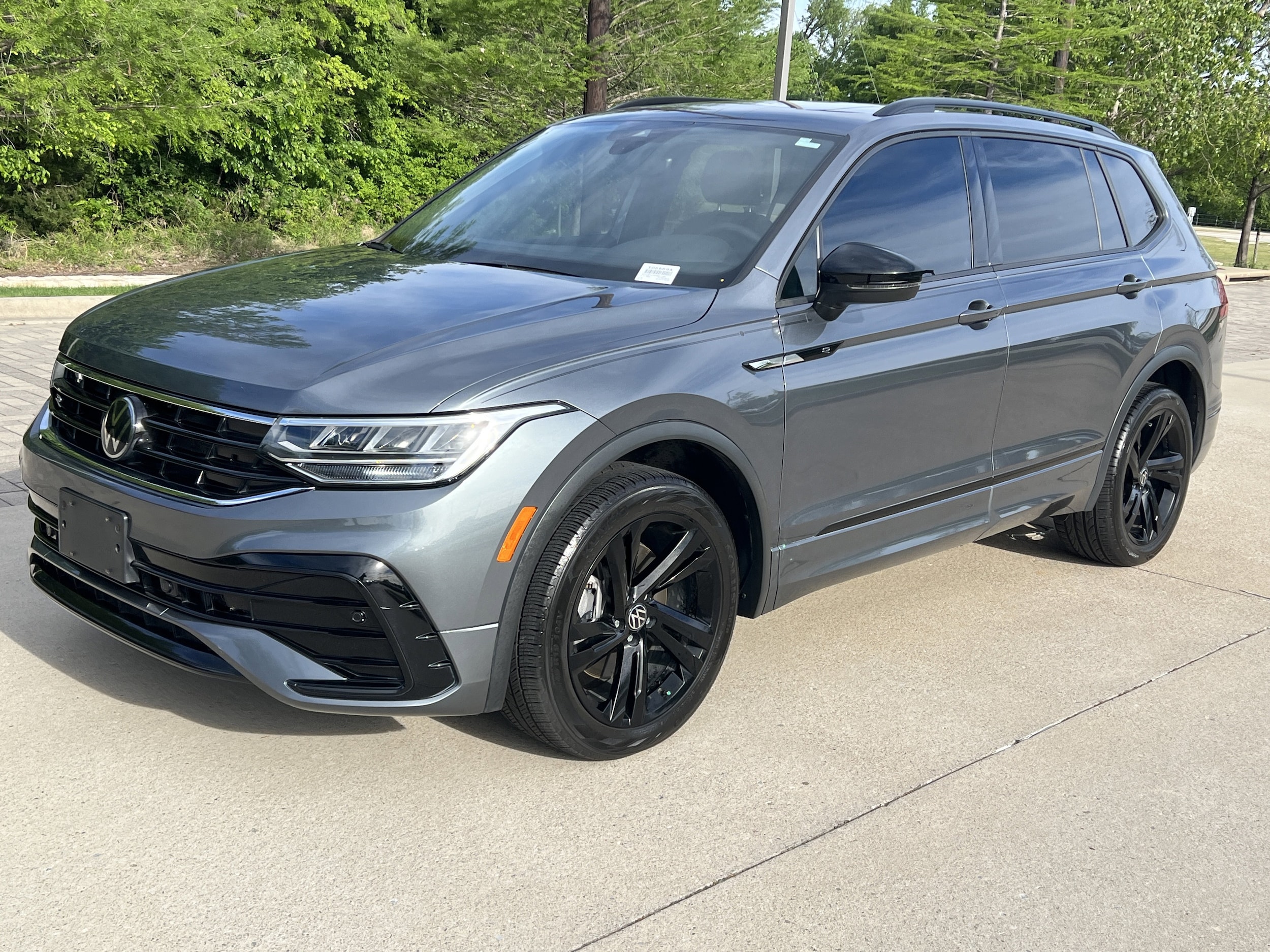 2023 Volkswagen Tiguan SE R-Line Black photo 4