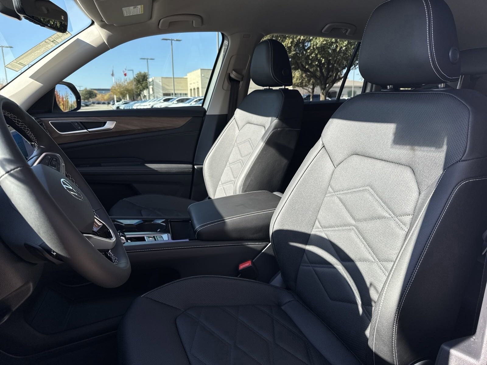 Volkswagen Atlas 2.0T SE W/Technology