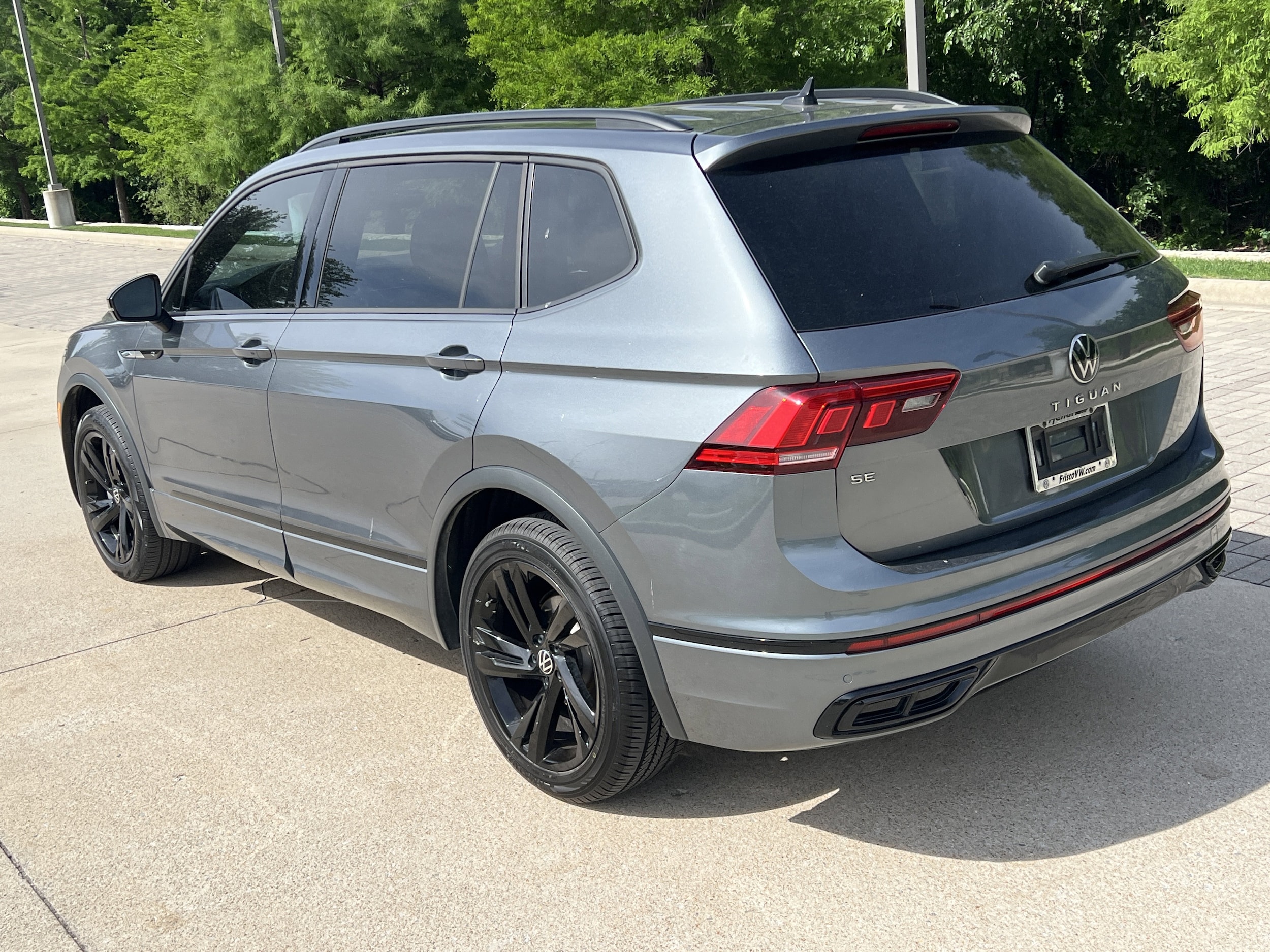 2023 Volkswagen Tiguan SE R-Line Black photo 3