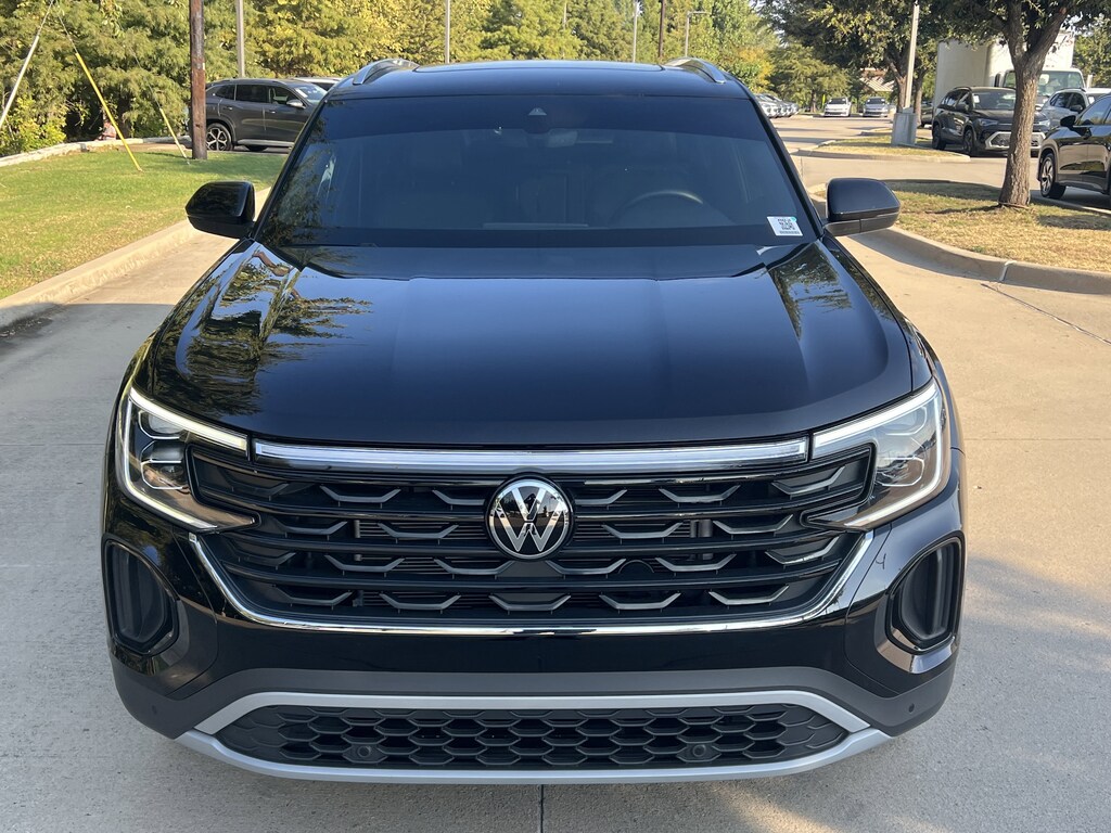 Used 2024 Volkswagen Atlas Cross Sport 2.0T SE w/Technology SUV
