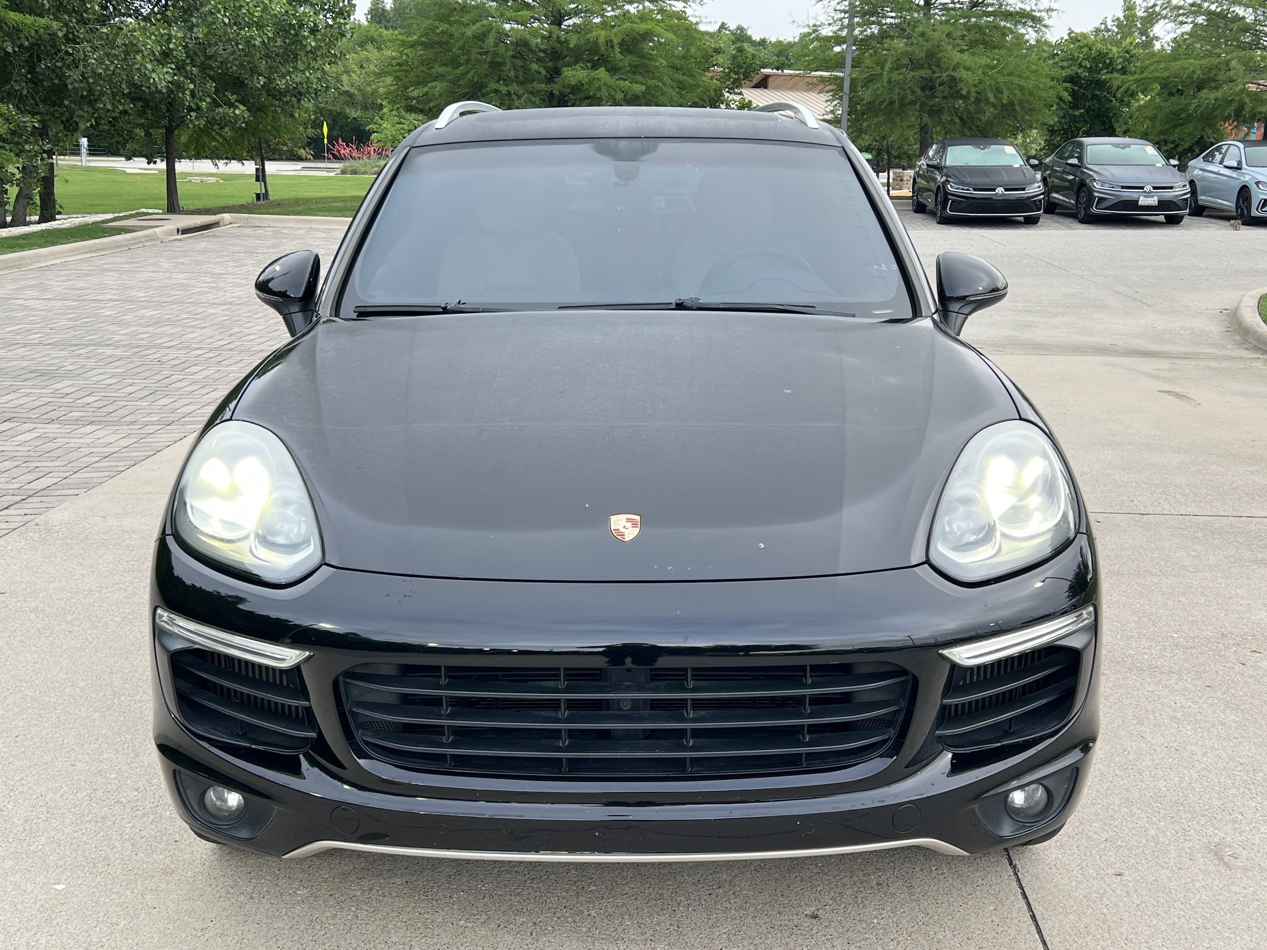 2018 Porsche Cayenne S photo 2