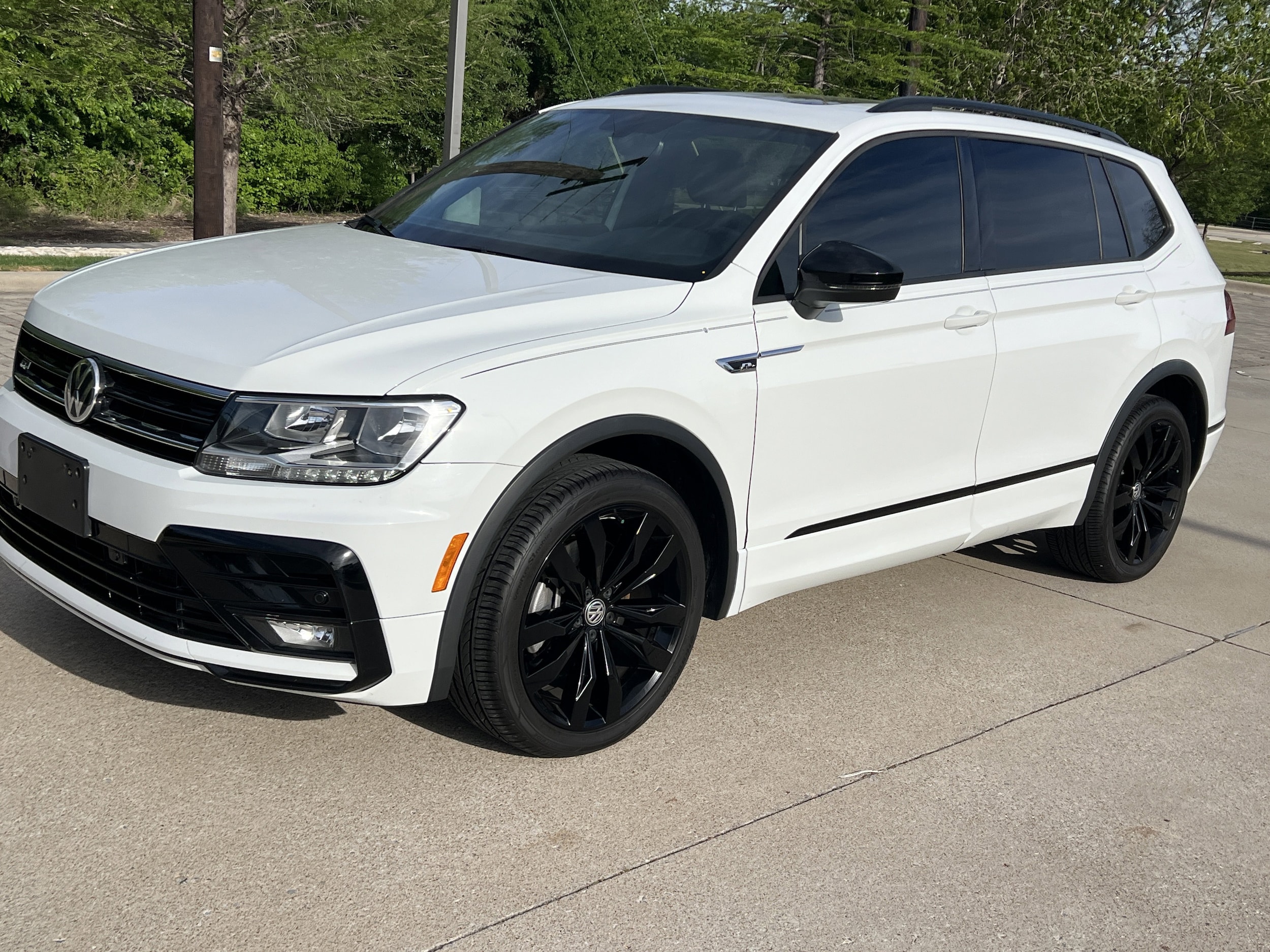 2021 Volkswagen Tiguan SE R-Line Black photo 4