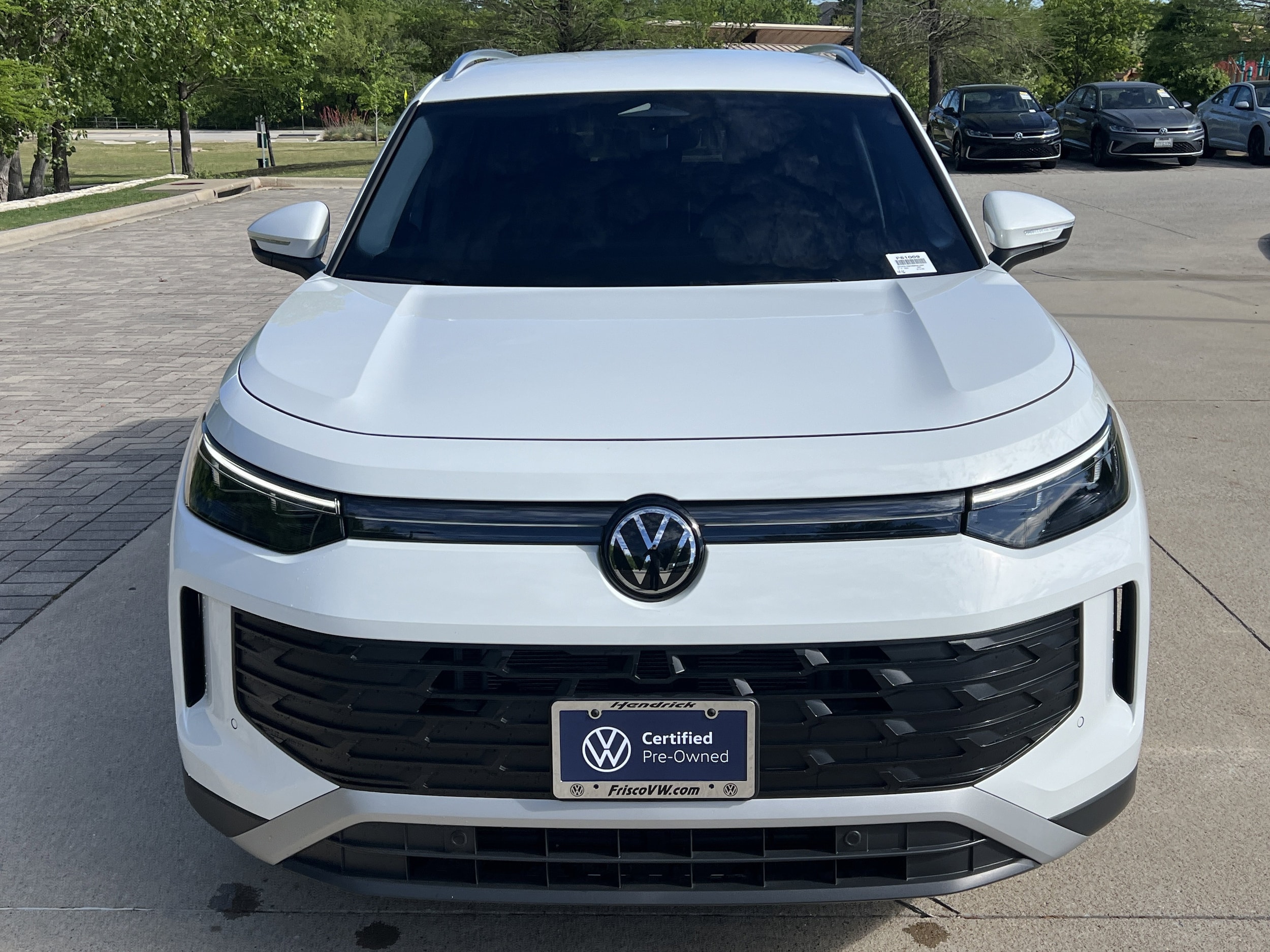 2025 Volkswagen Tiguan SE photo 2