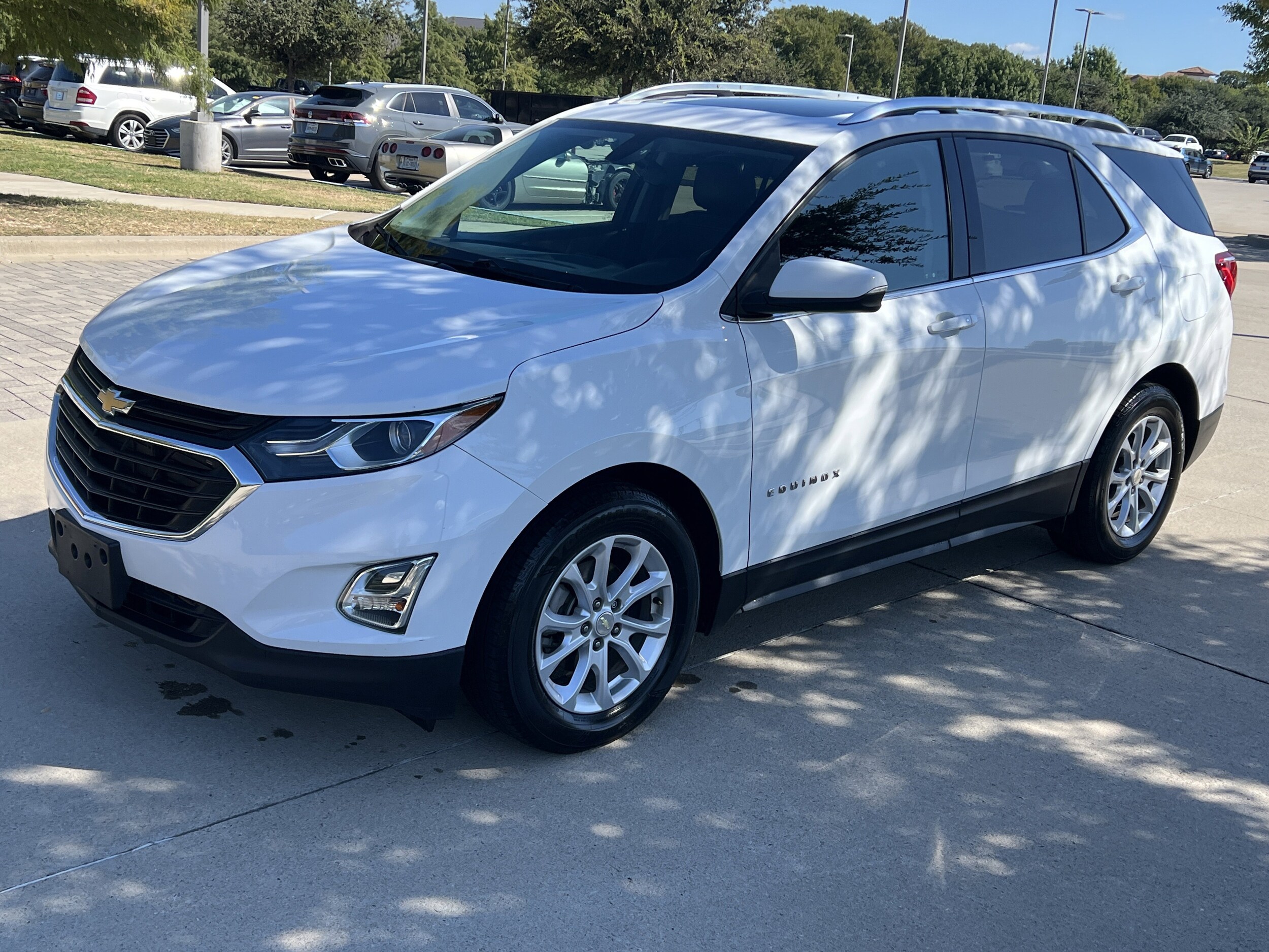 2019 Chevrolet Equinox LT photo 3