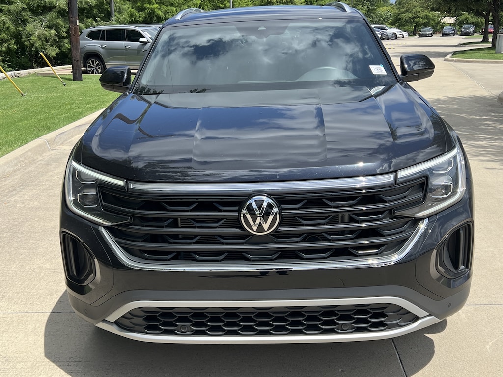 Used 2026 Volkswagen Atlas Cross Sport 2.0T SE w/Technology SUV