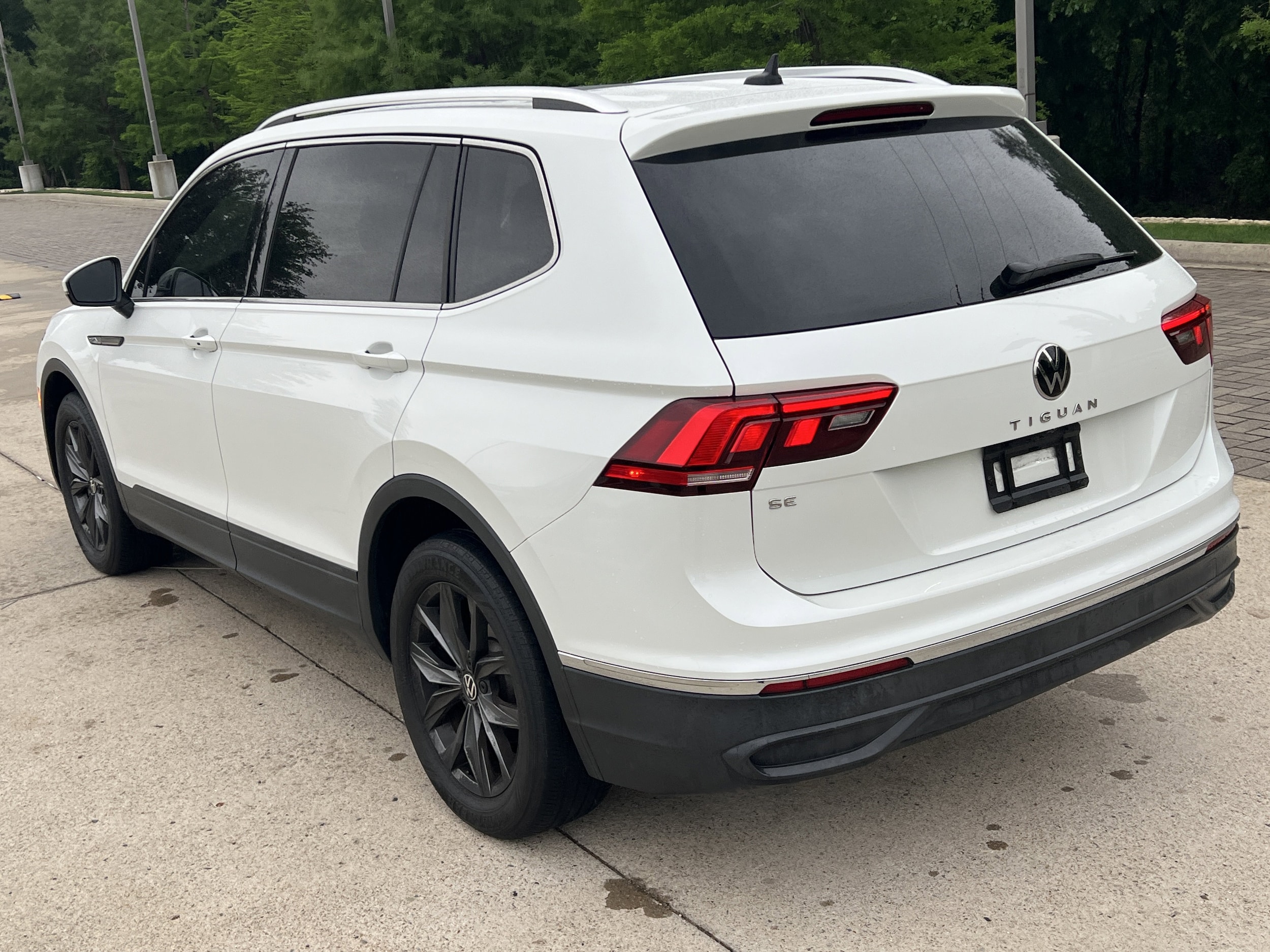 2023 Volkswagen Tiguan SE photo 6