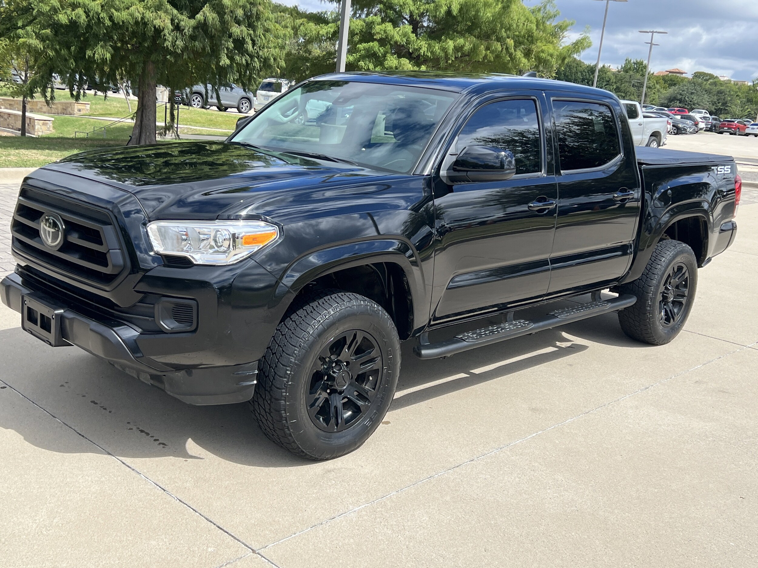 2022 Toyota Tacoma SR photo 2